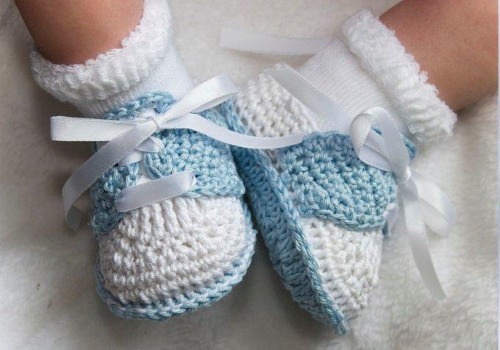 Booties für Anfänger mit Schritt-für-Schritt-Beschreibung Häkeln, Muster