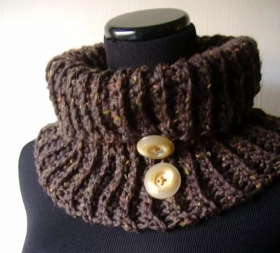 Wie man einen Kragen für eine Frau, einen Jungen oder ein Mädchen strickt. Schemata und Beschreibungen. Schritt-für-Schritt-Strickanleitung für Anfänger