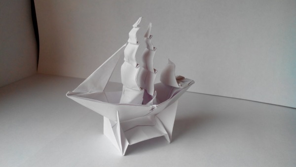 Origami aus Papier mit Ihren eigenen Händen. Einfache und einfachste Anweisungen für Anfänger, Schritt-für-Schritt-Implementierungsschemata, Fotos, Video-Tutorials