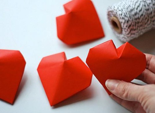 Origami aus Papier mit Ihren eigenen Händen. Einfache und einfachste Anweisungen für Anfänger, Schritt-für-Schritt-Implementierungsschemata, Fotos, Video-Tutorials