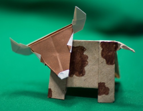 Origami aus Papier mit Ihren eigenen Händen. Einfache und einfachste Anweisungen für Anfänger, Schritt-für-Schritt-Implementierungsschemata, Fotos, Video-Tutorials