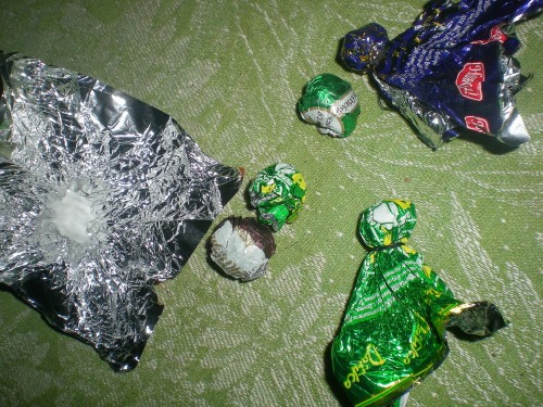 DIY-Bastelarbeiten aus Bonbonpapier Schritt für Schritt für Kinder. Meisterkurse mit Fotos und Videos