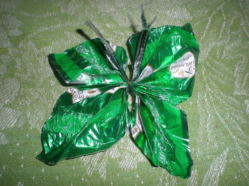 DIY-Bastelarbeiten aus Bonbonpapier Schritt für Schritt für Kinder. Meisterkurse mit Fotos und Videos