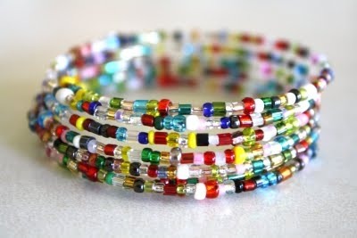 DIY Perlenarmbänder für Anfänger, einfache Muster mit Namen, einfache Lektionen für Kinder und Erwachsene