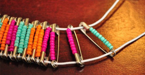 DIY Perlenarmbänder für Anfänger, einfache Muster mit Namen, einfache Lektionen für Kinder und Erwachsene
