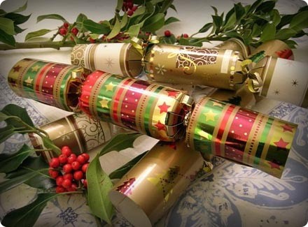 So stellen Sie mit Ihren eigenen Händen einen Papiercracker her. Schritt-für-Schritt-Anleitung, Origami-Diagramm mit Konfetti, aus A4-Blatt, Notizbuch, Flasche und Ballon