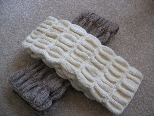 So stricken Sie einen Schal für ein Kind: einen Jungen und ein Mädchen. Schemata mit Beschreibungen, Mustern, Schritt-für-Schritt-Strickanleitungen für Anfänger