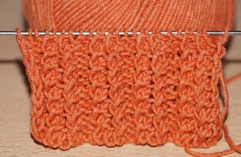 Wie man für Anfänger einen Schal mit Stricknadeln strickt. Schritt-für-Schritt-Meisterkurse mit Beschreibungen und Diagrammen für Frauen