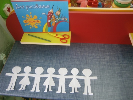 Anwendung geometrischer Formen 1, 2, 3, 4 Klasse, Vorlagen für Vorschulkinder im Kindergarten, Junior, Senior, Vorbereitungsgruppe, zum Thema Winter, Herbst, Frühling, Weltraum, Muster, Bilder