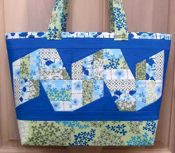 So nähen Sie eine Tasche mit Ihren eigenen Händen. Verschiedene Modelle, Meisterklasse mit Mustern aus Leder, Jeans, Stoff, Regenschirm, Strand, Reisen, Patchwork, Sport