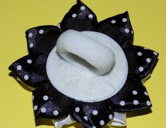 DIY-Haarnadeln aus Satinbändern, Strasssteinen, Perlen, Denim, Leder, Foamiran, Perlen und Draht. Meisterklasse Kanzashi