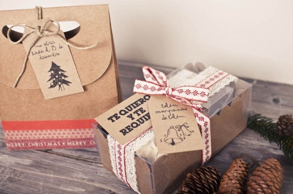 So verpacken Sie ein Geschenk mit Ihren eigenen Händen schön in Geschenkpapier: ohne Schachtel, mit Umschlag, in Form eines Bonbons. Rund, Flach, Groß: Schritt-für-Schritt-Anleitung