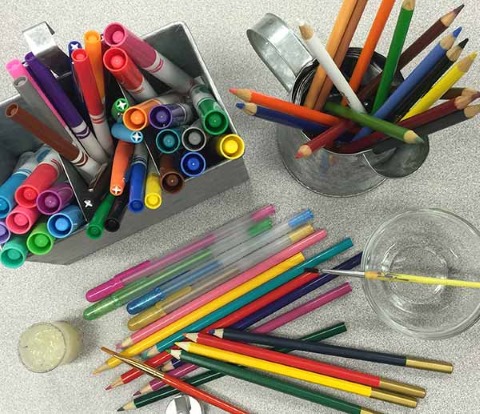 Schöne einfache Zeichnungen auf Zellen in einem Notizbuch: mit Bleistift, für ein persönliches Tagebuch von Mädchen im Alter von 10-14 Jahren, Essen, Emoticons, klein, 3D