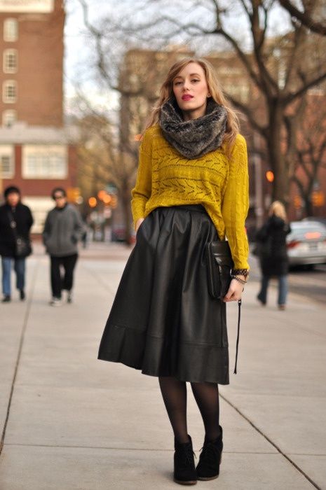 Übergroßer Pullover mit Stricknadeln mit Beschreibung: Englisches Gummiband, Krausrippen, Mohair. Modische Modelle für Frauen, Männer, Schemata