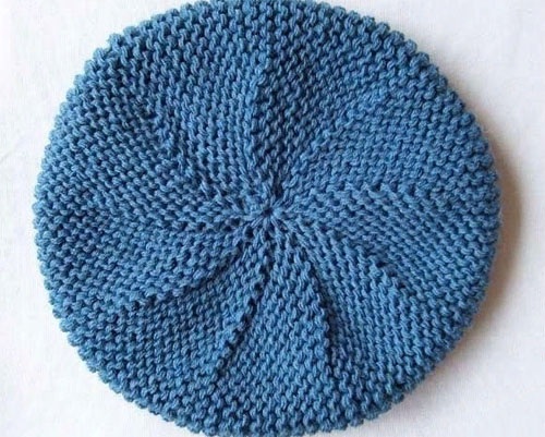 Gestrickte Baskenmützen für Damen. Muster und Beschreibung, Meisterklasse, Strickkurse für Anfänger