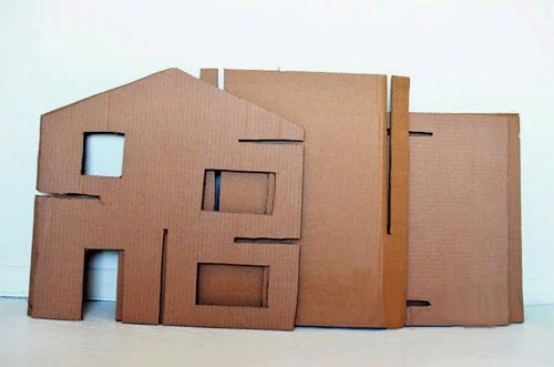 Schritt für Schritt ein Puppenhaus zum Selbermachen aus Kisten, Sperrholz, Papier und Holz. Zeichnungen und Maße, Diagramme, Meisterklasse