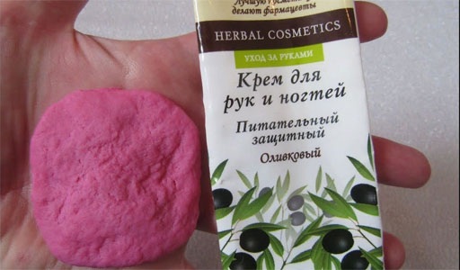 So stellen Sie zu Hause mit Ihren eigenen Händen Schleim her. Rezept aus Shampoo, Zahnpasta, Salz, Kleber, Rasierschaum