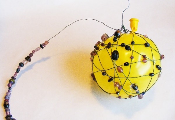 DIY-Christbaumschmuck aus Watte, Filz, Pappmaché, Papier, Perlen, Häkeln. Meisterklasse