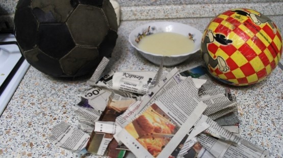 DIY-Christbaumschmuck aus Watte, Filz, Pappmaché, Papier, Perlen, Häkeln. Meisterklasse