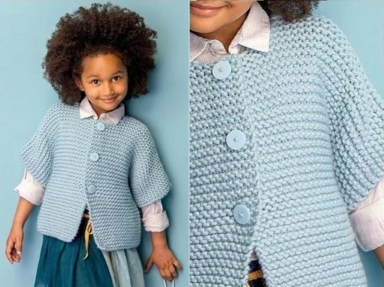 Wir stricken für Mädchen mit Stricknadeln mit Beschreibungen und Diagrammen. Mützen, Strickjacke, Pullover, Mantel, Hausschuhe