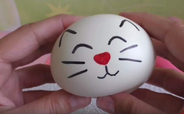 Wie man Squishies aus Papier, Schwamm, Hülle, Schaumgummi, Klebeband und Kleber herstellt, um die Feinmotorik bei Kindern zu entwickeln