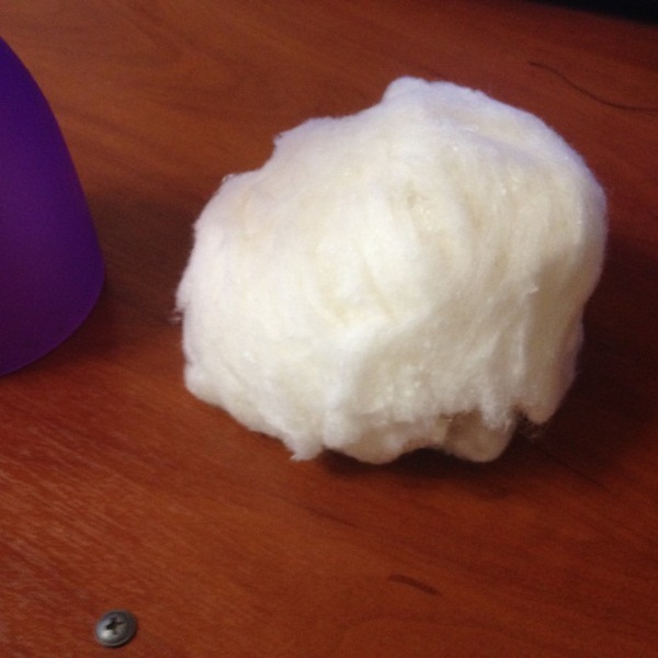 Wie man Squishies aus Papier, Schwamm, Hülle, Schaumgummi, Klebeband und Kleber herstellt, um die Feinmotorik bei Kindern zu entwickeln