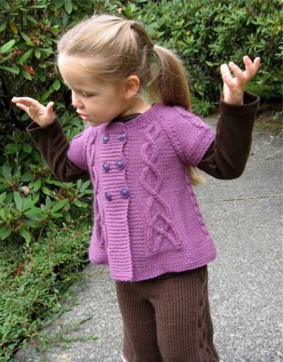 Wie man eine Strickjacke für ein Mädchen strickt, häkelt, Stricknadeln. Schemata, Fotos, Meisterklasse