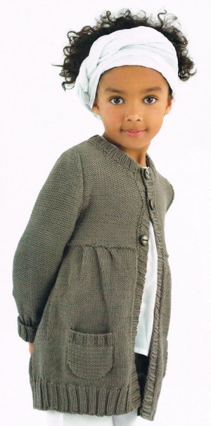 Wie man eine Strickjacke für ein Mädchen strickt, häkelt, Stricknadeln. Schemata, Fotos, Meisterklasse