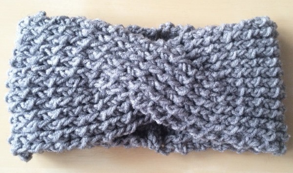Gehäkeltes Stirnband für Damen und Mädchen. Modelle mit Strickbeschreibung