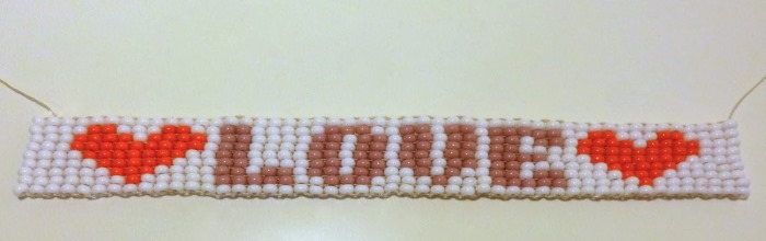 Perlenstickerei für Anfänger, Schritt für Schritt mit Fotos und Diagrammen. Blumen, Armbänder, Tiere