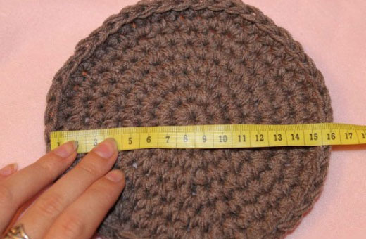 Häkelmütze für Kinder mit Ohren. Strickanleitung mit Beschreibung für Anfänger