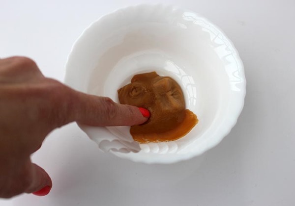 Wie man Schleim (Lizun) aus Plastilin, PVA-Kleber, Gelatine und Natriumtetraborat Schritt für Schritt mit Fotos herstellt