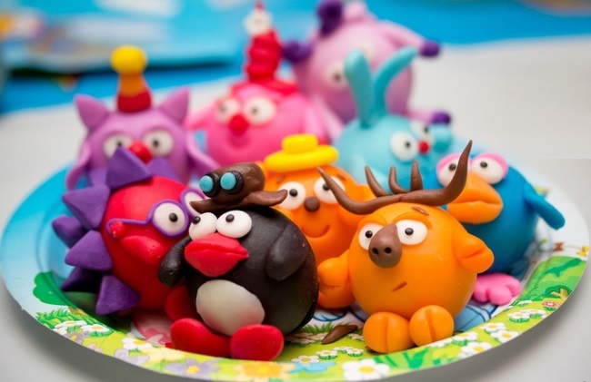 Plastilin-Modellierunterricht für Kinder im Kindergarten. Meisterkurse mit Schritt-für-Schritt-Fotos