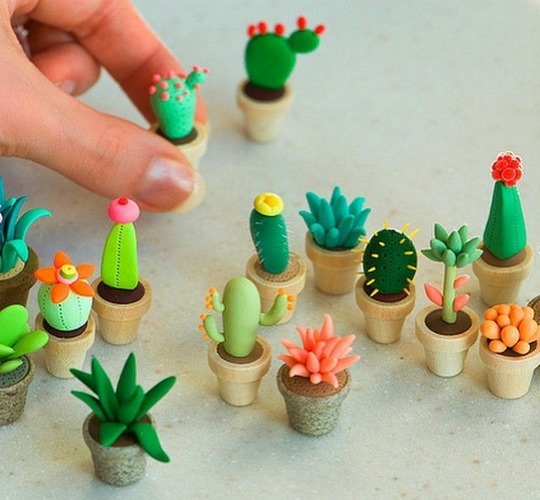 Basteln aus leichtem Plastilin für Kinder Schritt für Schritt mit Fotos. Schlüsselanhänger, Tiere, Blumen, Puppenkleidung, Lebensmittel, Figuren. Video