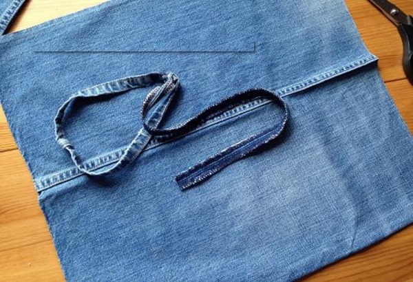Tasche aus Jeans. Wie man es selbst aus Alten macht, Schnittmuster, Nähen, wie man dekoriert. Fotos und Videos