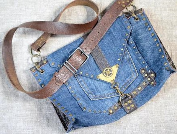 Tasche aus Jeans. Wie man es selbst aus Alten macht, Schnittmuster, Nähen, wie man dekoriert. Fotos und Videos