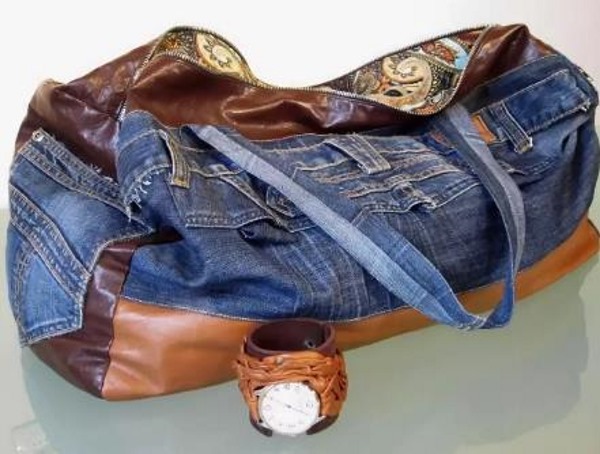 Tasche aus Jeans. Wie man es selbst aus Alten macht, Schnittmuster, Nähen, wie man dekoriert. Fotos und Videos