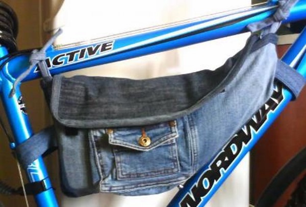 Tasche aus Jeans. Wie man es selbst aus Alten macht, Schnittmuster, Nähen, wie man dekoriert. Fotos und Videos