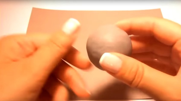 Come realizzare un riccio con la plastilina e i semi passo dopo passo, con le tue mani. Applicazione artigianale, foto, tutorial video