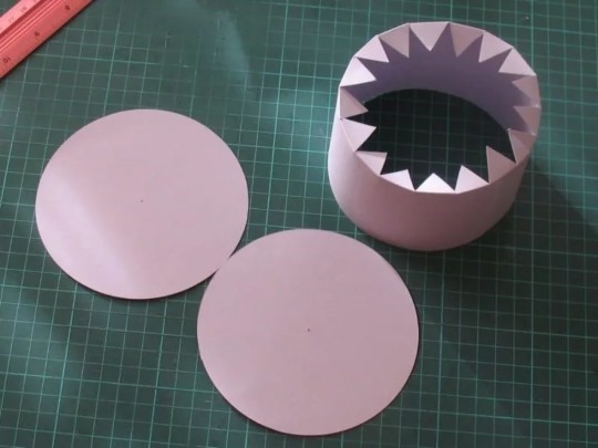 Wie man eine Schachtel aus Papier, Pappe, ohne Kleber mit Deckel, eine Überraschung macht