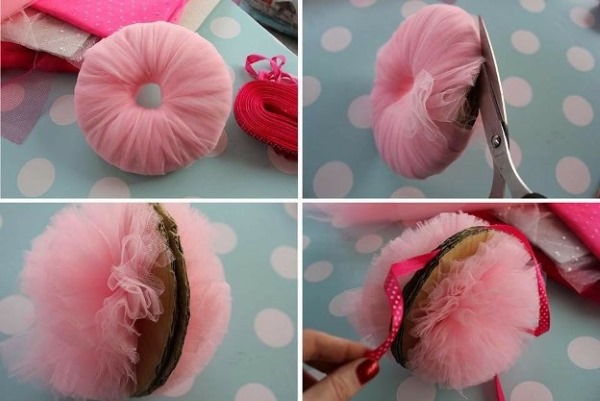 So stellen Sie mit Ihren eigenen Händen einen Pompon aus Garn für eine Mütze her. Schritt-für-Schritt-Anleitung, Fotos