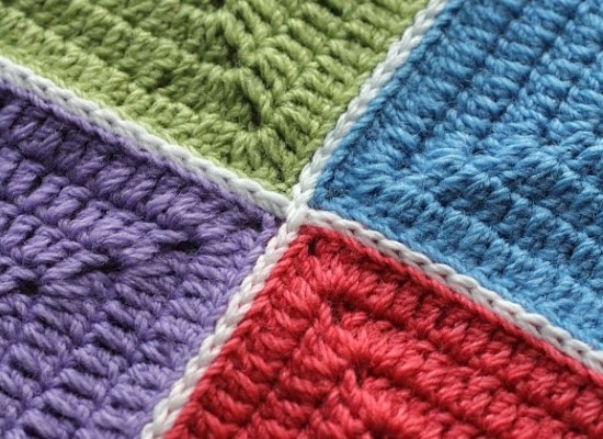 Schritt-für-Schritt-Anleitung zum Häkeln für Anfänger. Muster und Beschreibungen: Babyschuhe, Servietten, Waschlappen, Schal