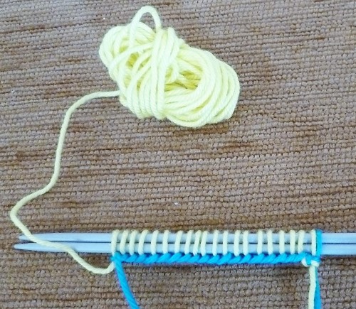 Calzini da lavorare a maglia con 2 ferri per bambini, uomini e donne. Modelli di tacchi e punte, istruzioni per principianti