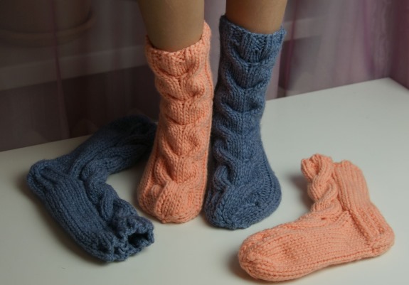 Calzini da lavorare a maglia con 2 ferri per bambini, uomini e donne. Modelli di tacchi e punte, istruzioni per principianti