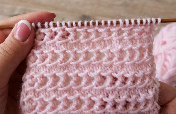 Stricken, durchbrochene Muster. Muster mit Beschreibungen: Rundstricknadeln, Pullover, Schals, Socken. Beispiele für Anfänger