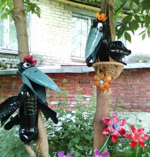 Basteln aus Plastikflaschen zum Selbermachen für die Hütte, den Garten, den Gemüsegarten, den Kindergarten, die Schule. Foto