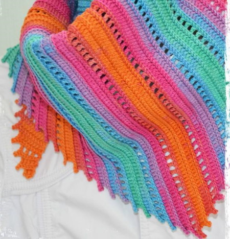 So stricken Sie einen Baktus mit Stricknadeln. Muster und Beschreibung von durchbrochenem Schal, Schal, Kinderschal-Snood