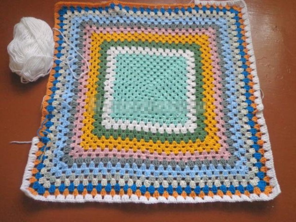 Häkeln Sie Babydecken. Strickmuster und Beschreibungen für Anfänger