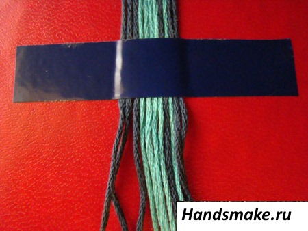 Wie man Kugeln aus Fäden webt. Muster von Armbändern für Anfänger aus Zahnseide, Video-Tutorials