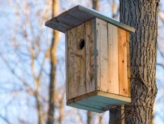 DIY-Holzprodukte. Was man zum Verkauf herstellen kann, für Haus, Garten, Kinder. Zeichnungen, Fotos